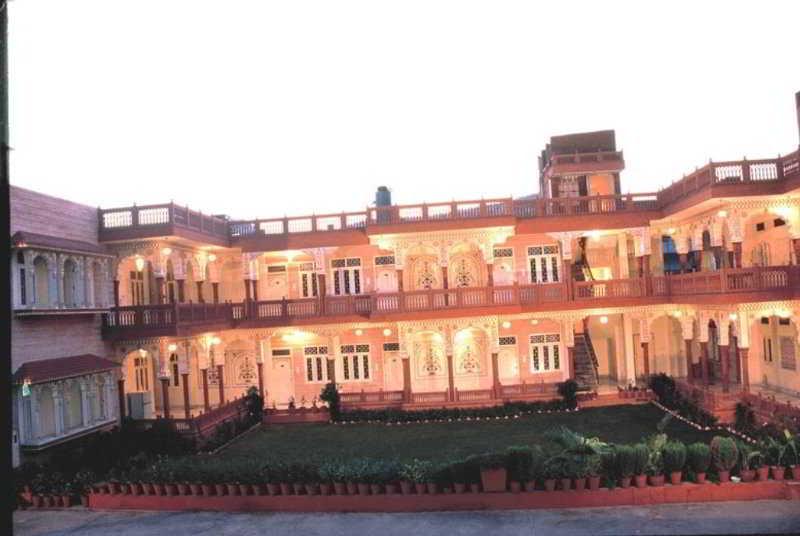 Jaipur Darbar Hotel Buitenkant foto