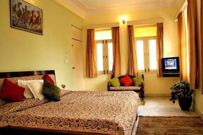 Jaipur Darbar Hotel Buitenkant foto